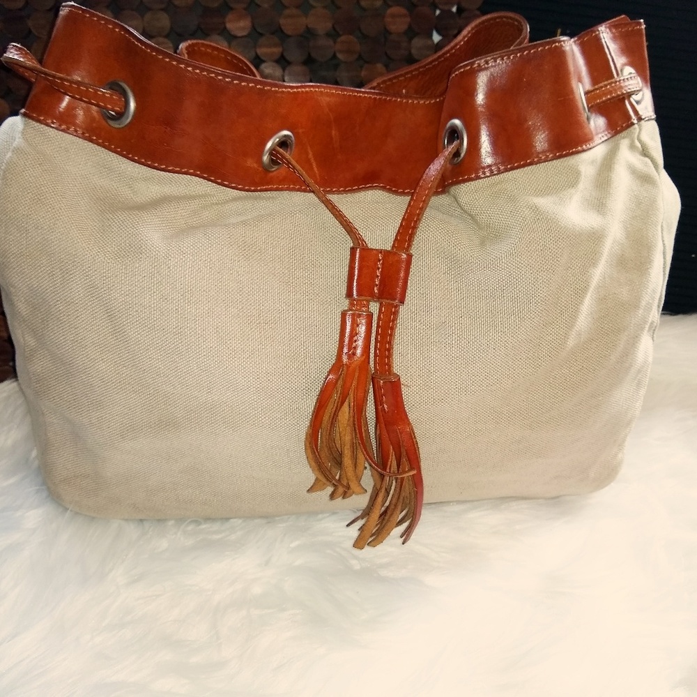 🔥🔥🔥 SOLD Doncaste Luxury leather and linen tote